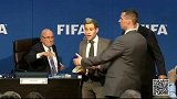 足球-15年-布拉特等大佬遭停职引连锁反应 FIFA大选可能推迟-新闻