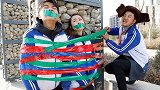 学校百米赛跑，阿宝为了赢竟把二浪和婷婷粘在柱子上，真逗