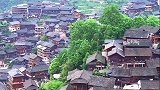 贵州千户苗寨，很喜欢这样的木头房子