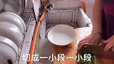 家常做法豆角豆芽焖炒饼
