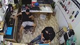 遇到凡事不要慌，先拍照发个朋友圈。