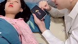 马上要开学了当你家孩子懒床这个办法管用试一下搞笑闻鸡起舞懒床懒床开学季 -琪宝 峰哥夫妇