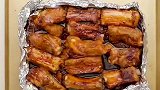 家庭版锡纸蒜香烤排骨，软嫩脱骨，回味无穷！