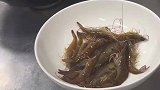 江湖菜沸腾虾，起锅烧油直接浇上去，这什么水平？