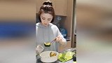 最美厨娘！佟丽娅直播做南瓜羹翻车，自曝体重让粉丝都酸了