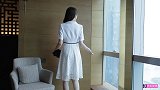 白色连衣裙，像月亮一样柔美，爱漂亮女人都拥有一条白色连衣裙