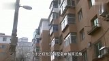 中国小伙发明“爬楼机”,帮助老人轻松上旧楼,获得国际大奖