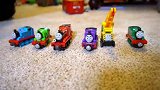 小火车托马斯拼搭玩具奇趣蛋拆箱，托马斯和他的朋友们