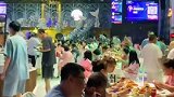 原来还有澡堂式婚礼，吃喝玩乐一条龙