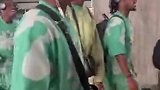科特迪瓦球员抵达美国时在机场高唱：我们征服了法国！
