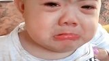 小宝宝太搞笑了，这个表情配上这段音乐，真是让人笑翻了！