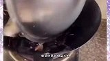 搞笑视频：你看我们现在是好姐妹，其实之前我们是好兄弟！