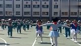 学校的特色课间操，全校一起跳《98k》，看看这排场大不大！