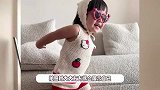 明道晒2岁女儿正脸照，小家伙戴针织头巾很灵动，像洋娃娃一样软萌可爱