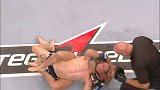 UFC-14年-本周最佳降服：塔瓦雷斯再施神技 萨拉斯不幸中招（8月7日）-精华