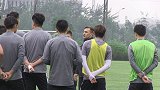 中超-17赛季-权健一周双赛气氛轻松 赵旭日帕托“亲昵”训练-新闻