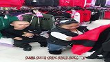 袖珍小夫妻商场买衣服，接下来的一幕让人哭笑不得，很喜欢他们的