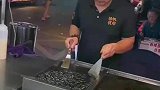 如今黑心商家有多少，用石头直接炒菜