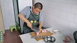 洋葱配鸡蛋最接地气做法，小白轻松上手，你也试试