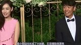 马蓉携女儿度假归来满面春风，母女齐穿纱裙戴墨镜星味十足
