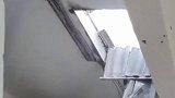 找亲戚给房子开天窗，一动手我就愣了，拿我当个孩子糊弄吗