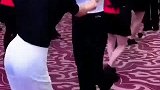 果果不不经典反串，弟弟跳女步柔美帅气