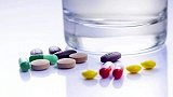 三颗感冒药下肚 八旬老太竟和过世的人攀谈起来