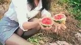 广西表妹小叔子和大嫂去摘西瓜吃大哥会信吗！