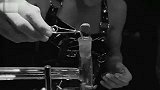 乐活-20120719-LadyGaga“FAME”香水制作过程
