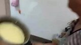 这是个技术流，居然会做高压锅蛋糕
