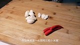 凉拌黄瓜直接放盐就做错了，教你正确做法，黄瓜放多久都不回软