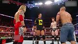 一言不合就开打！WWE男子被五人围攻  一脸惊慌不知所措