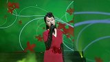 48岁的杨钰莹近照，皮肤白身材好，网友：好喜欢她