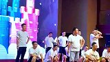 爸爸们集体自我排舞跳舞庆祝