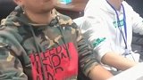 我想说，戴眼镜的小伙你真有女朋友吗