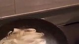 冷战其间，各做各得各吃各得，不许骚扰