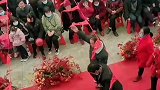 儿子结婚父母登场，爸爸们走出了奥运健儿入场的感觉