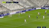 第65分钟里昂球员门德斯射门 - 打偏