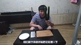 两根黄瓜做凉拌黄瓜吃，小胖做一道家常菜凉拌黄瓜，黄瓜吃着很脆