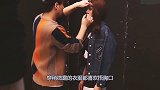 迪丽热巴真胆大，出席活动穿斜肩裙看到背面后，网友：大写的服气