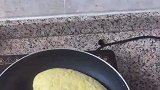 老婆生病躺在床上，老公不会做饭只能炒饭