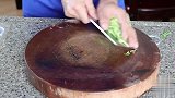 海边人教你清蒸鱼简单又好吃的做法，原汁原味，鱼肉鲜嫩爽滑