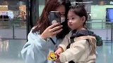 甜妹变搞笑女啦，可是笑起来就好甜喔