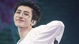 蔡徐坤跳《AnySong》变身甜豆眼神太撩 网友：果断路转粉