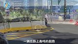 跑车的声浪是噪音吗把玻璃杯放到排气筒，看杯子下场就知道