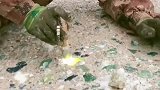 珍贵的玉石，居然用它来铺路，看着都让人心疼