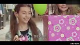 毛绒玩偶还能长大？外国美女被吓到目瞪口呆
