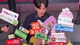 李汶翰直言必要的时候也会穿秋裤！保暖男孩本人了