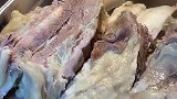 大扇牛排现烀，这牛排火锅吃起来真是过瘾。