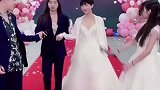 小李朝给套路璐殷世航当伴娘 哈哈哈哈哈哈哈哈哈，有点害羞啊哈哈哈哈哈哈